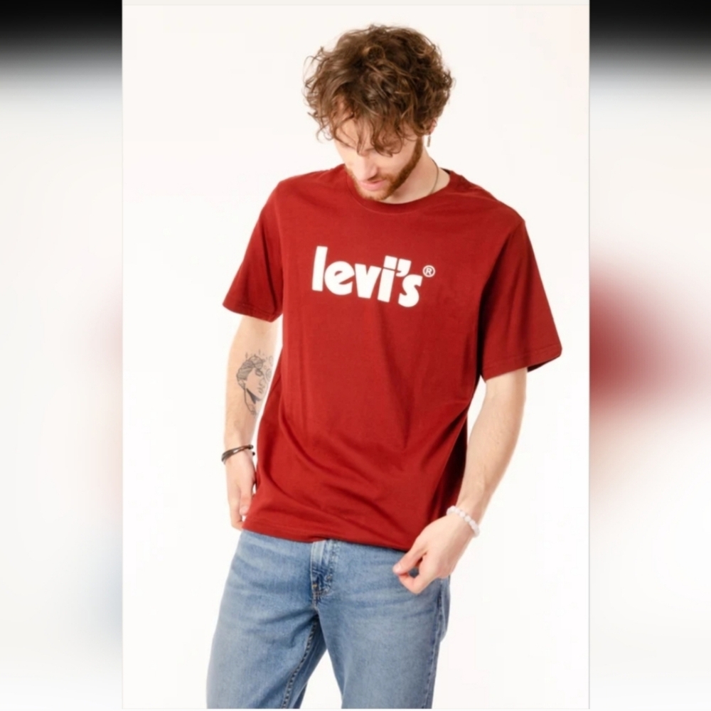 Levi's Red Short Sleeve Tee